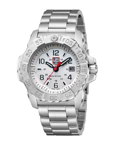 luminox 3250 series.